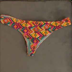 Patterned cheeky bikini bottom
